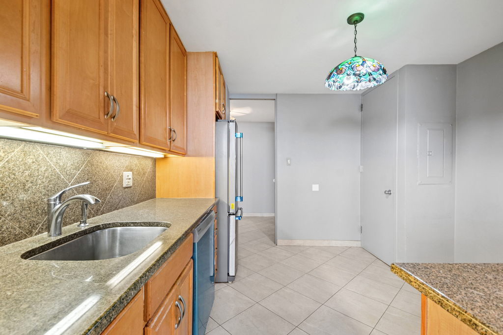 601 E 32nd Street - Photo 10