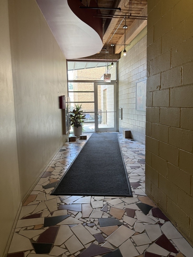 2511 W Moffat Street - Photo 19