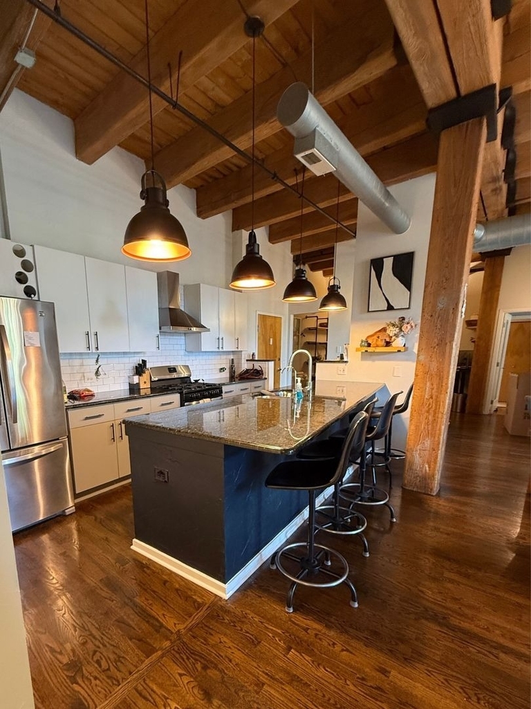 2511 W Moffat Street - Photo 5