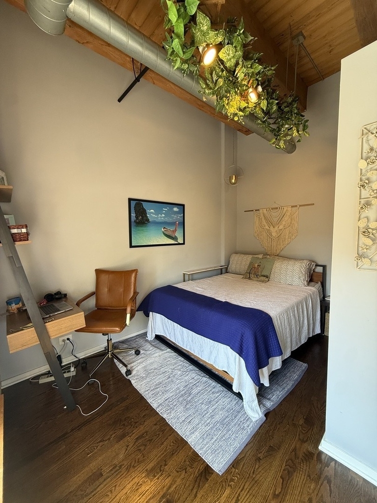 2511 W Moffat Street - Photo 11