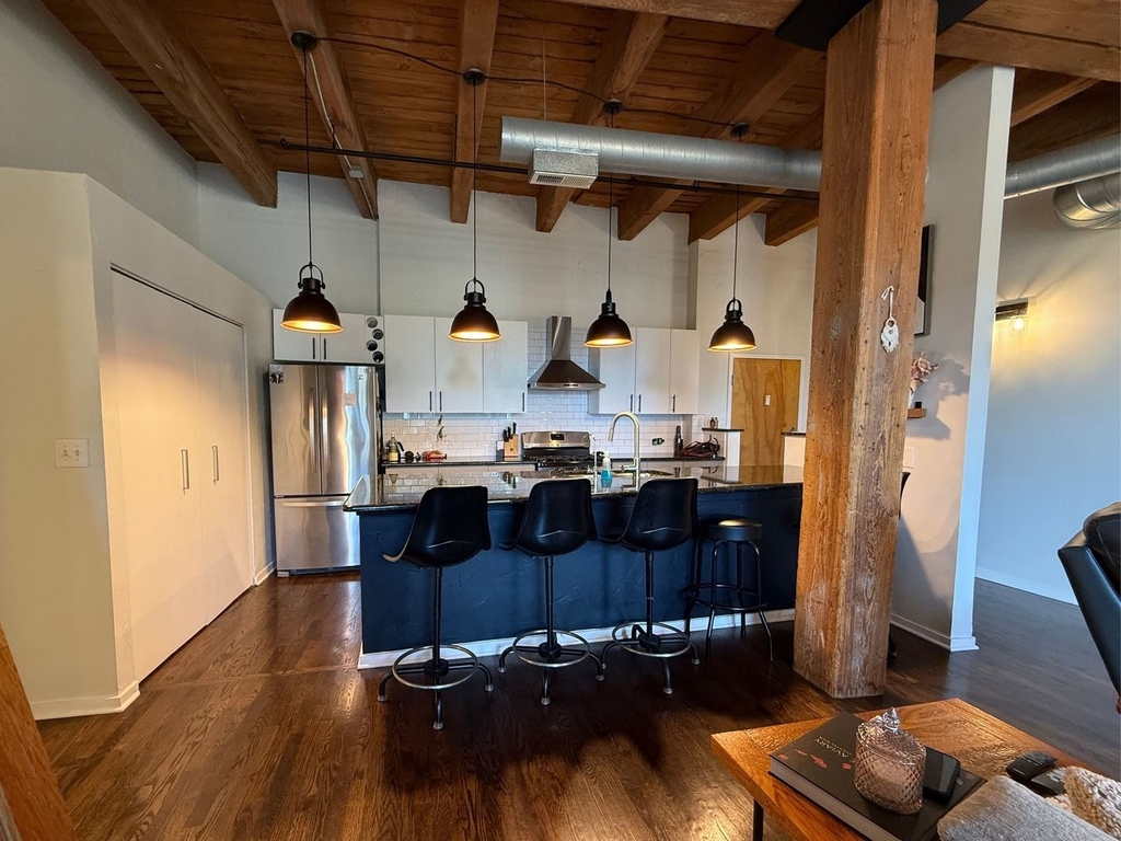 2511 W Moffat Street - Photo 4