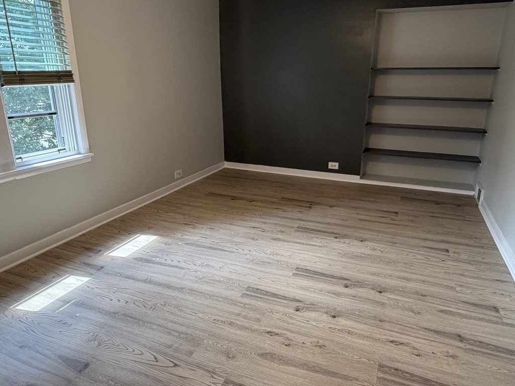 9916 Irving Park Road - Photo 3