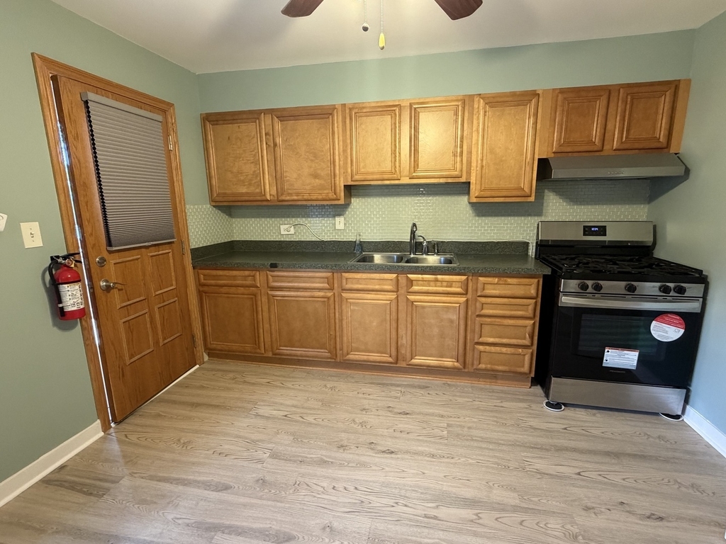 9916 Irving Park Road - Photo 9