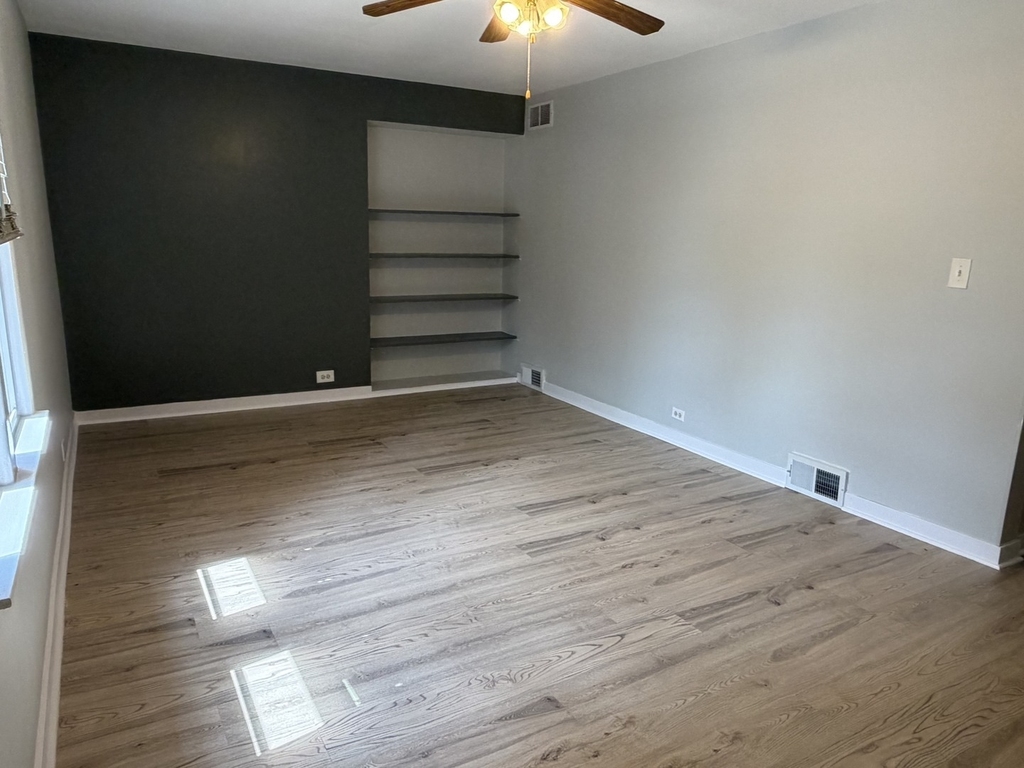 9916 Irving Park Road - Photo 4