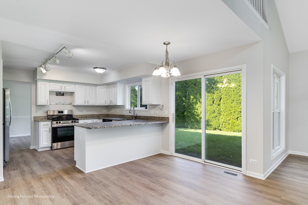 1020 Prairie View Court - Photo 4