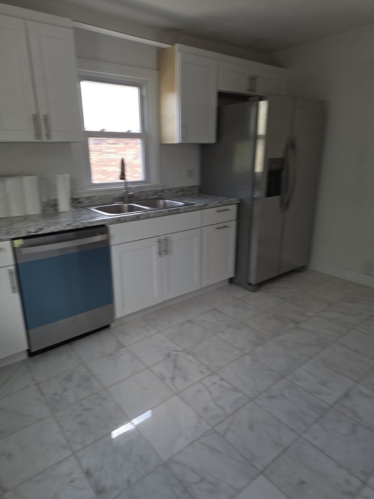 318 W Ogden Avenue - Photo 7