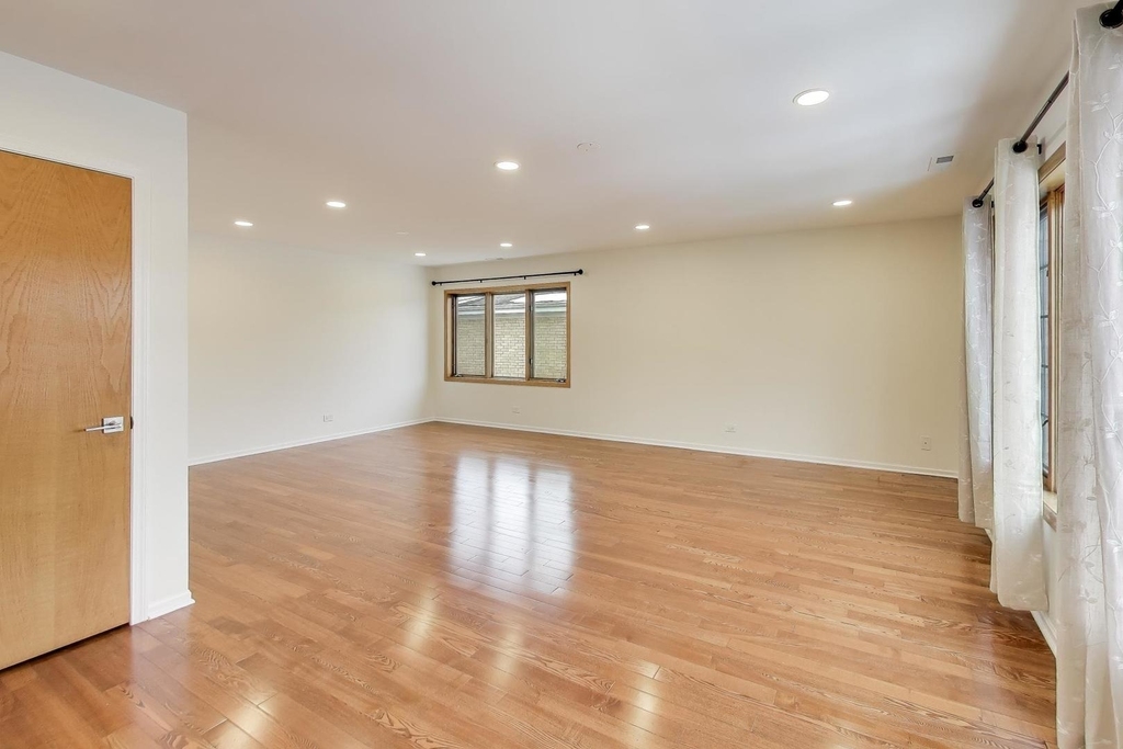 1209 E Davis Street E - Photo 11