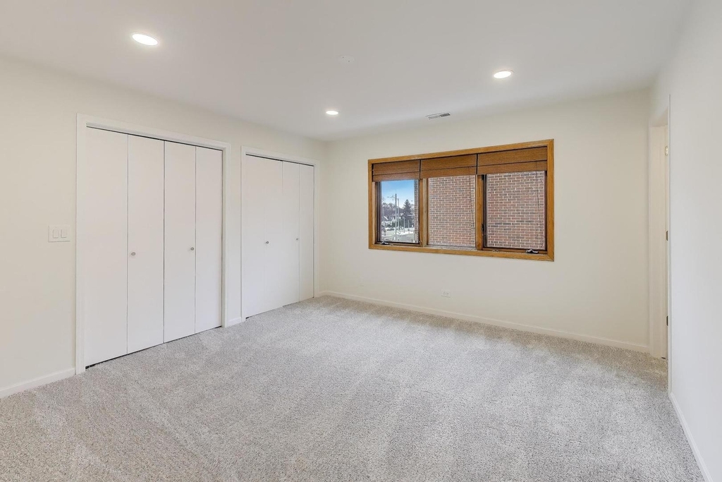 1209 E Davis Street E - Photo 14