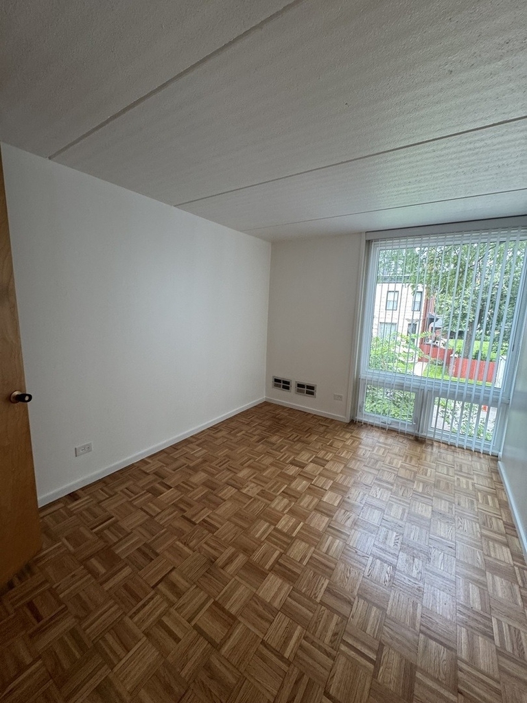 5140 S Dorchester Avenue - Photo 1