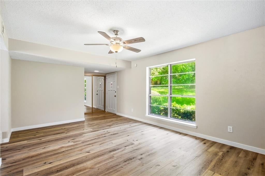 286 Westview Terrace - Photo 1