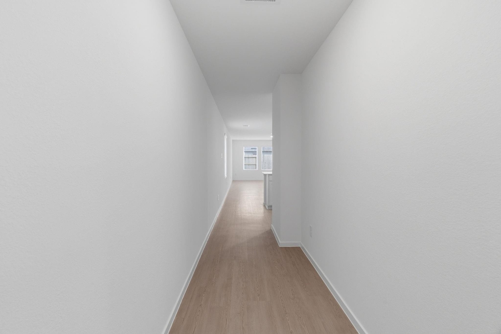 1538 Golden Iris - Photo 5