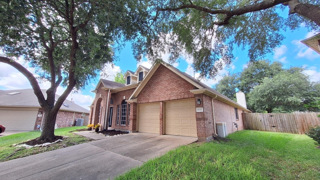 17122 Canterbury Green Court - Photo 5