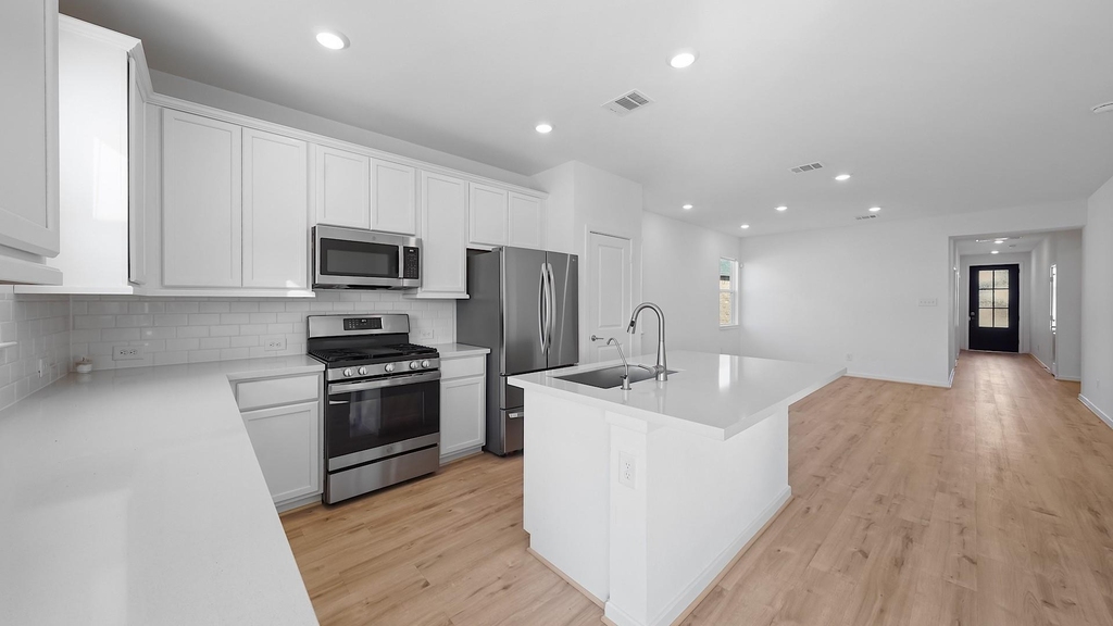 7211 Greenbriar Bend Court - Photo 12