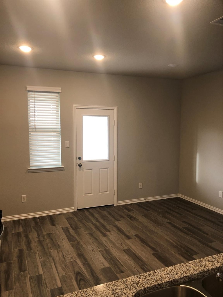 31315 Conover Drive - Photo 6