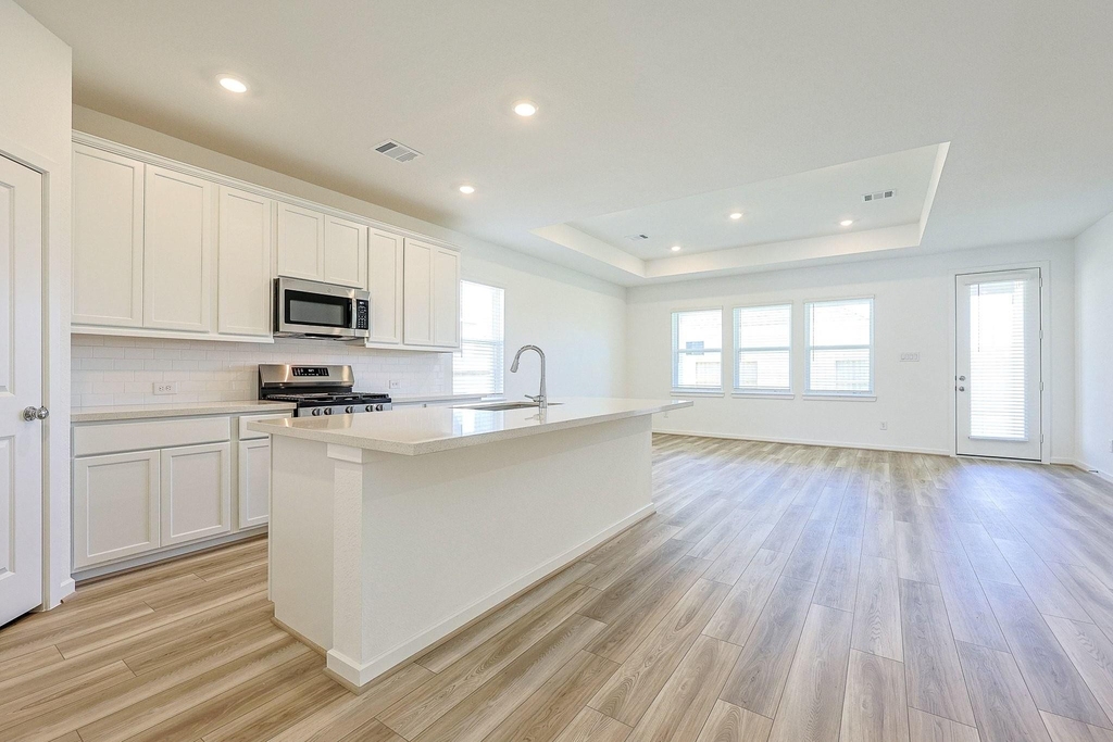 21510 Banpo Bend Drive - Photo 2