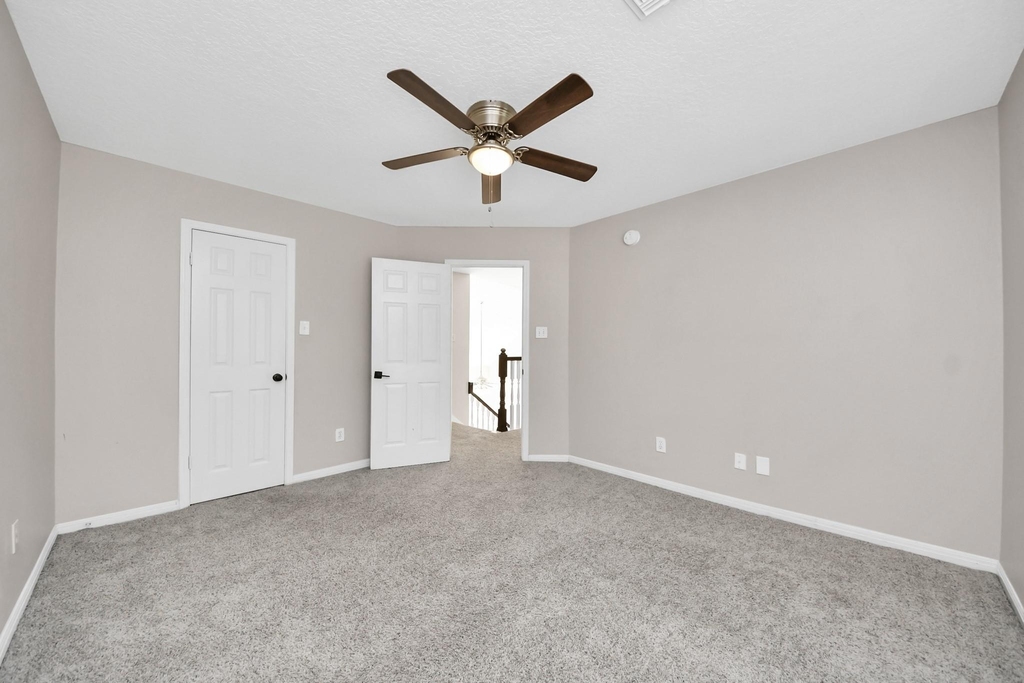 1335 Crescent Parkway Court - Photo 34
