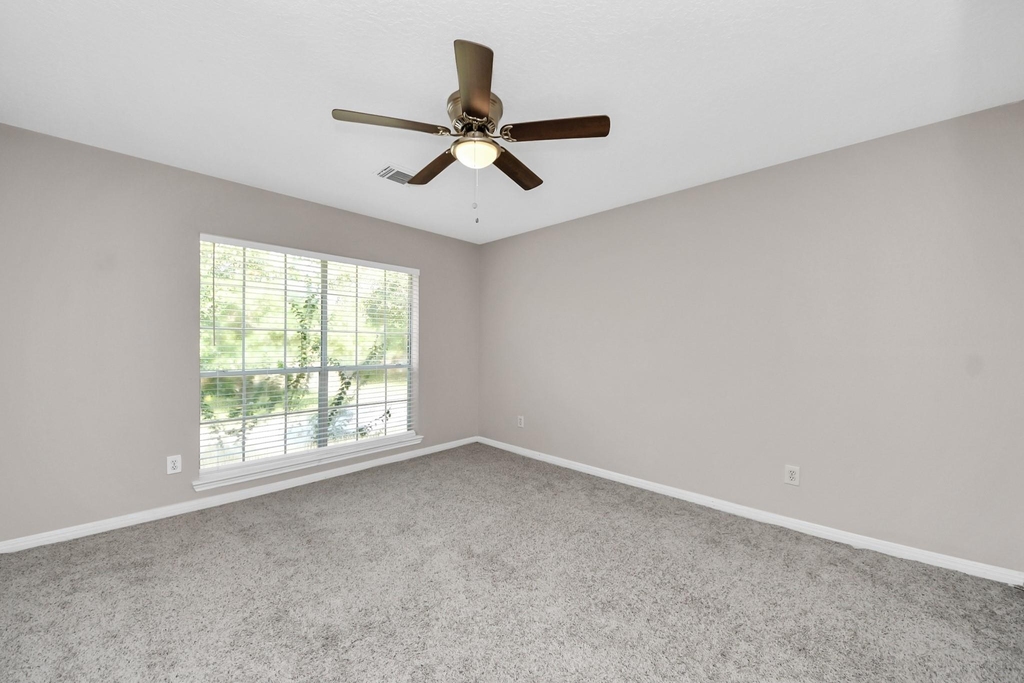 1335 Crescent Parkway Court - Photo 33
