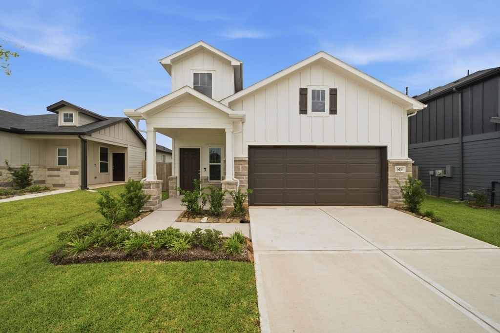 618 Amber Falls Drive - Photo 0