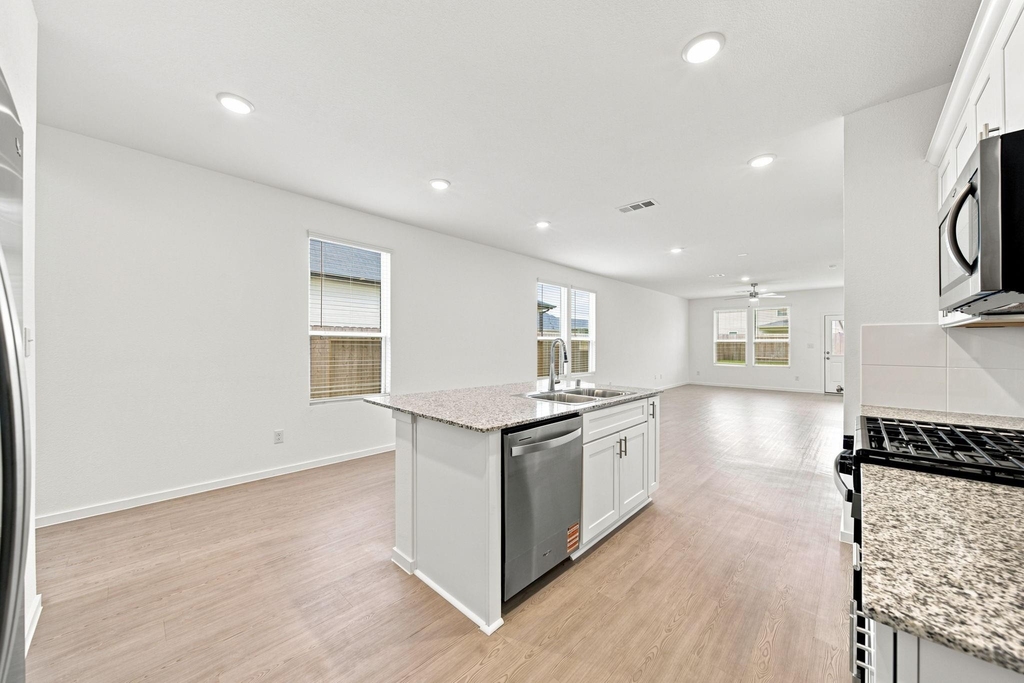 618 Amber Falls Drive - Photo 4