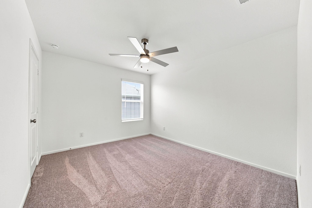 618 Amber Falls Drive - Photo 14