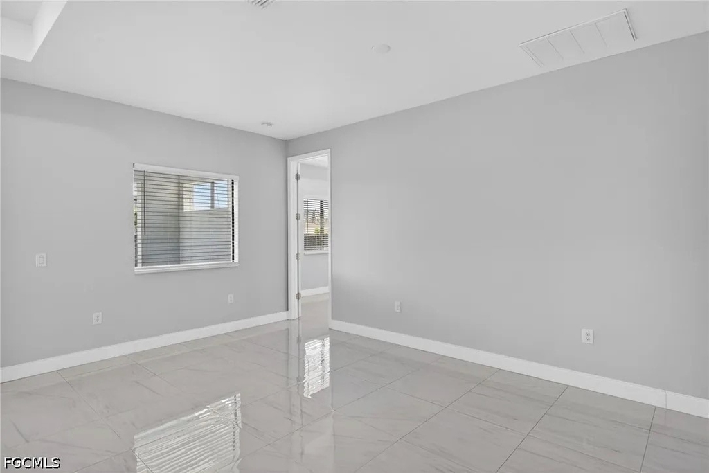 1715 Sw 3rd Street - Photo 8