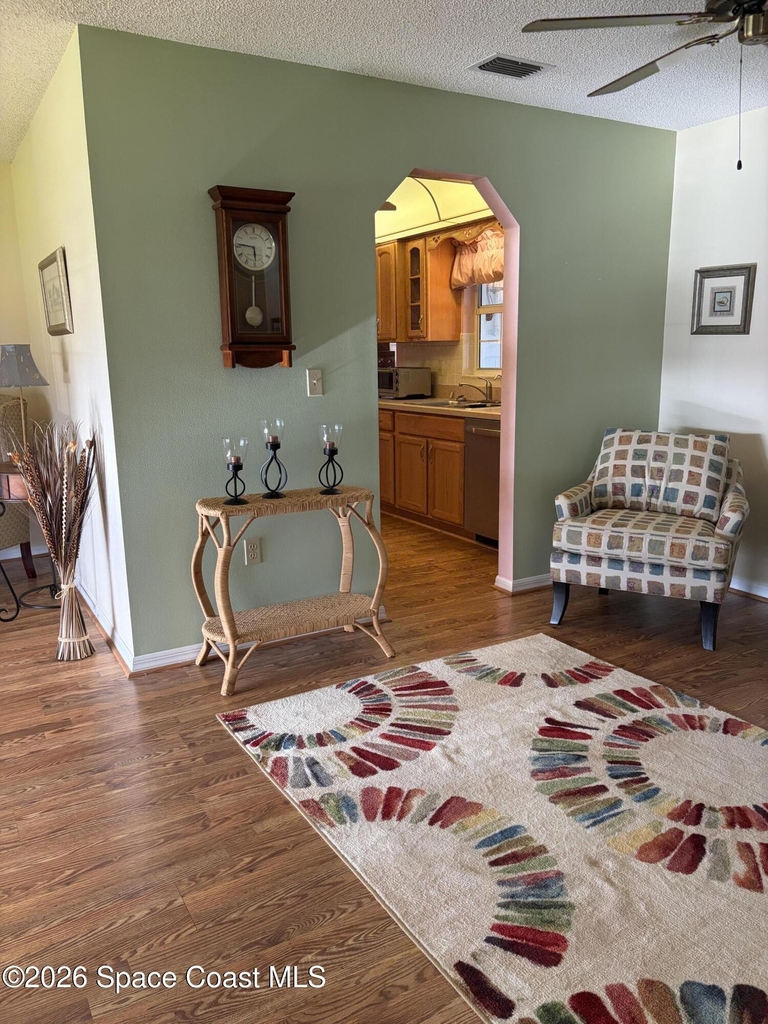 629 Ebony Street - Photo 7
