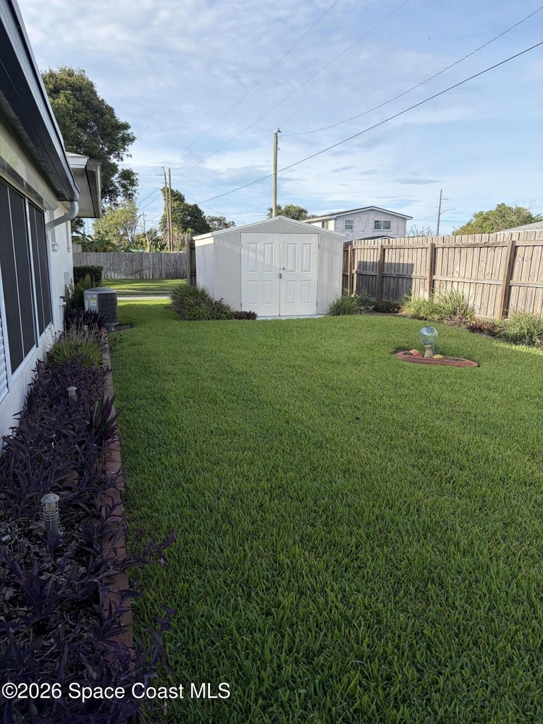 629 Ebony Street - Photo 23