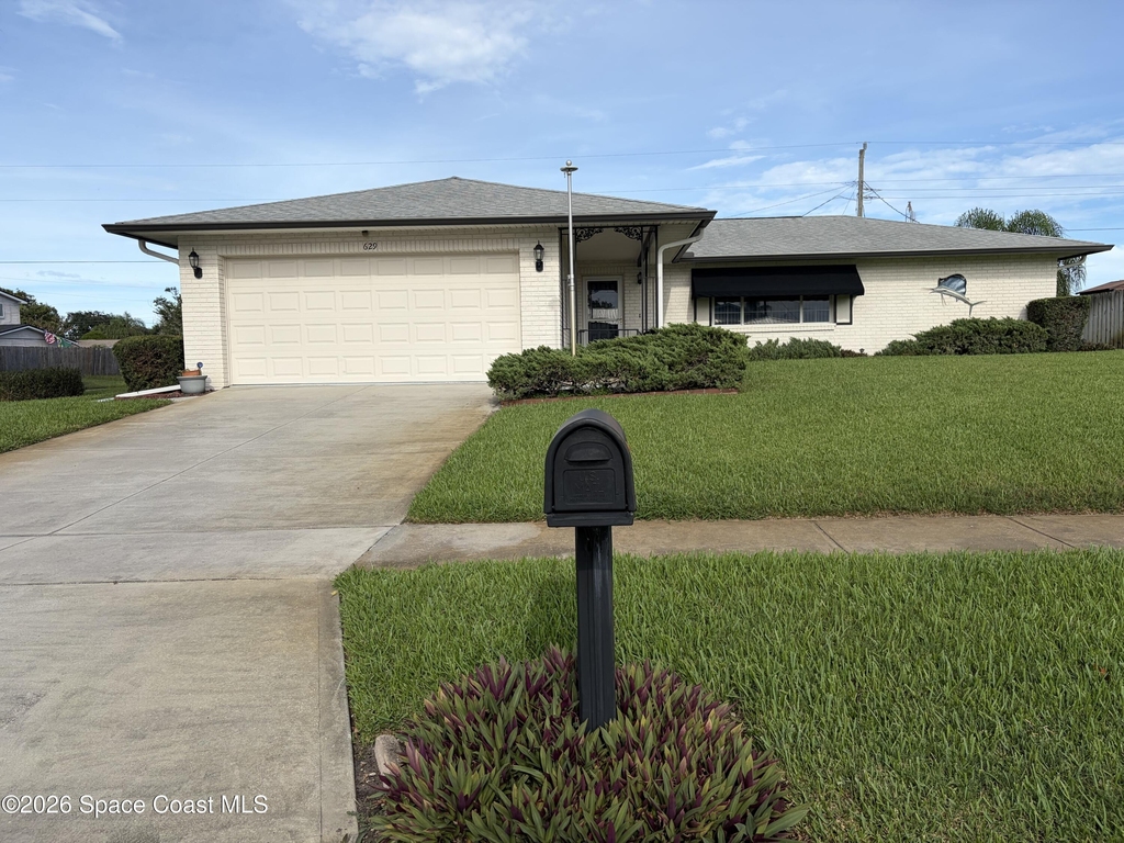 629 Ebony Street - Photo 0