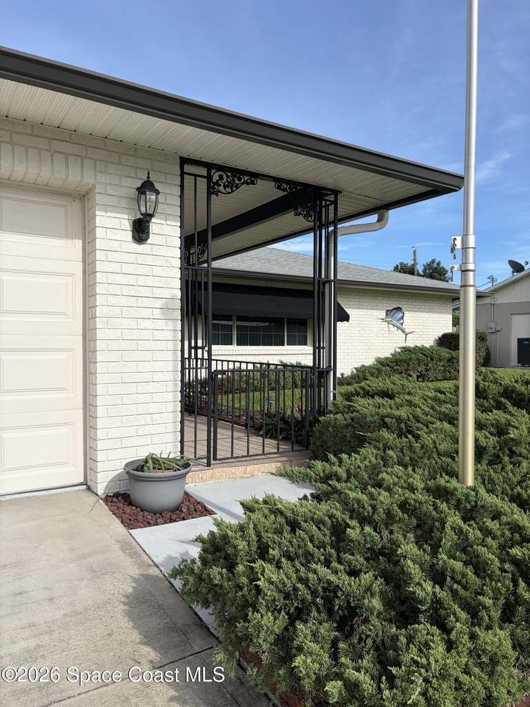 629 Ebony Street - Photo 1