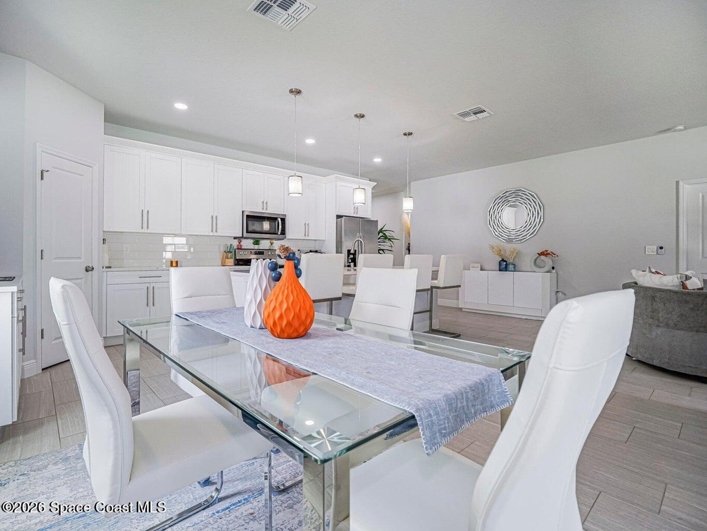 3010 Eldron Boulevard Se - Photo 4