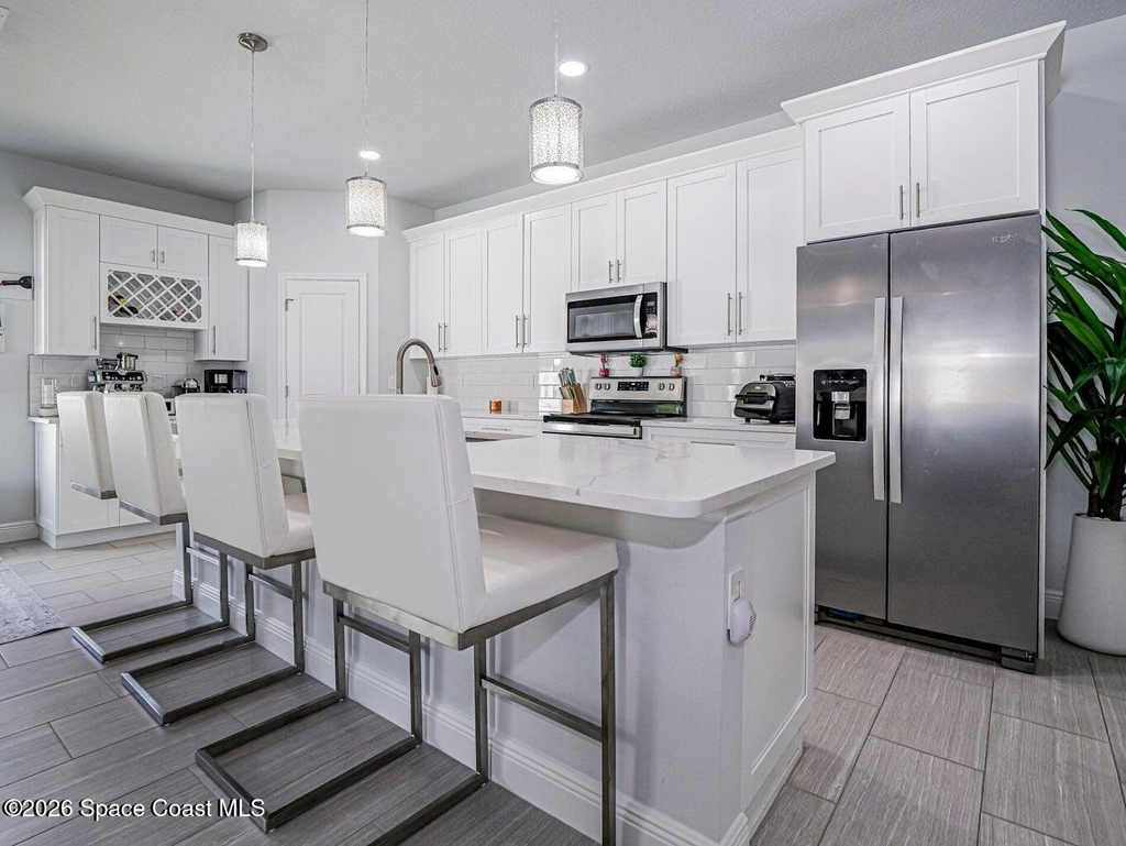 3010 Eldron Boulevard Se - Photo 1