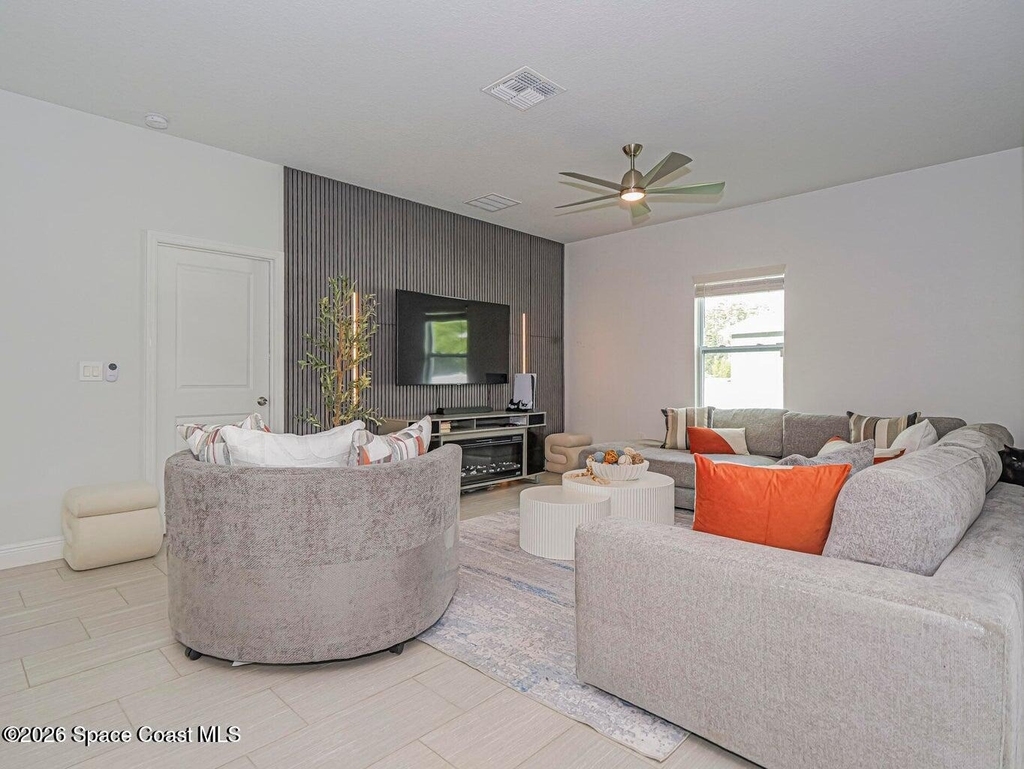 3010 Eldron Boulevard Se - Photo 10