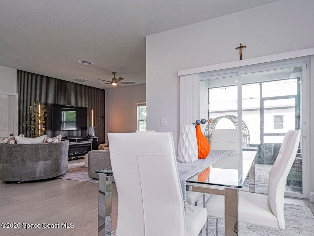 3010 Eldron Boulevard Se - Photo 3