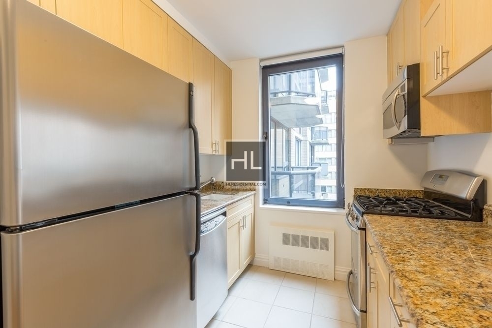 West 48th Street - Photo 2