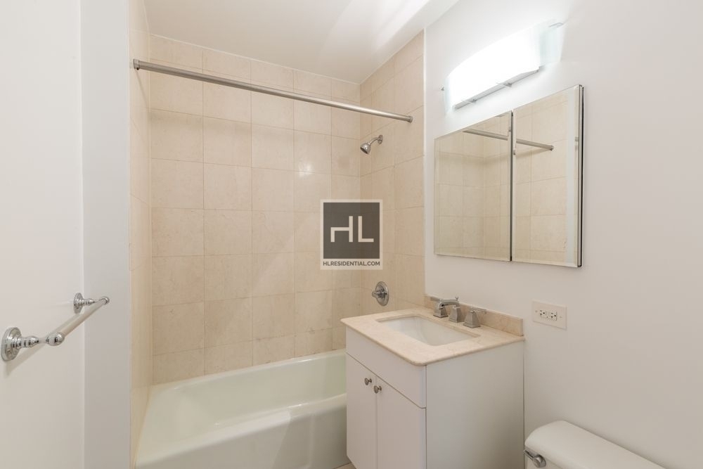 West 48th Street - Photo 3