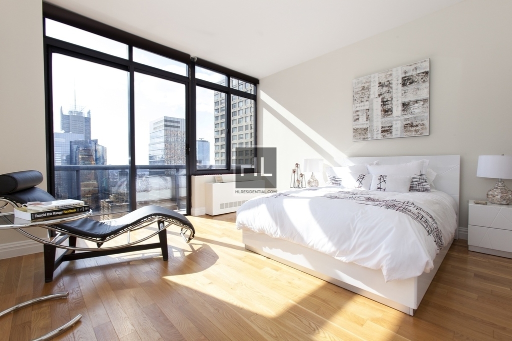 West 48th Street - Photo 0
