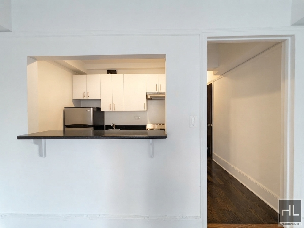 West 73rd Street - Photo 4