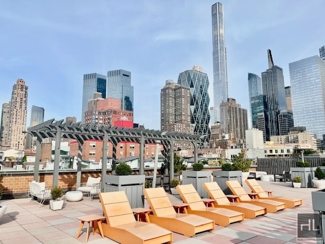 West 53rd Street - Photo 4