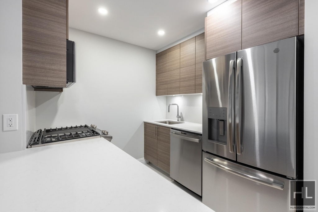 West 48th Street - Photo 4