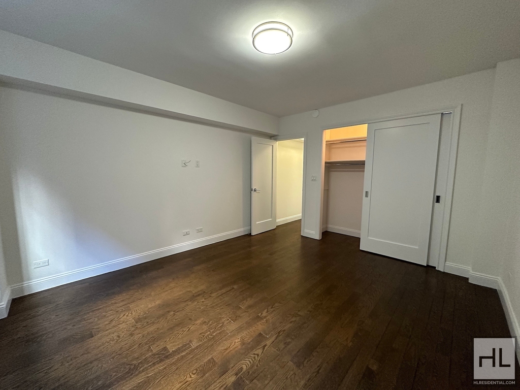 East 69 Street - Photo 2