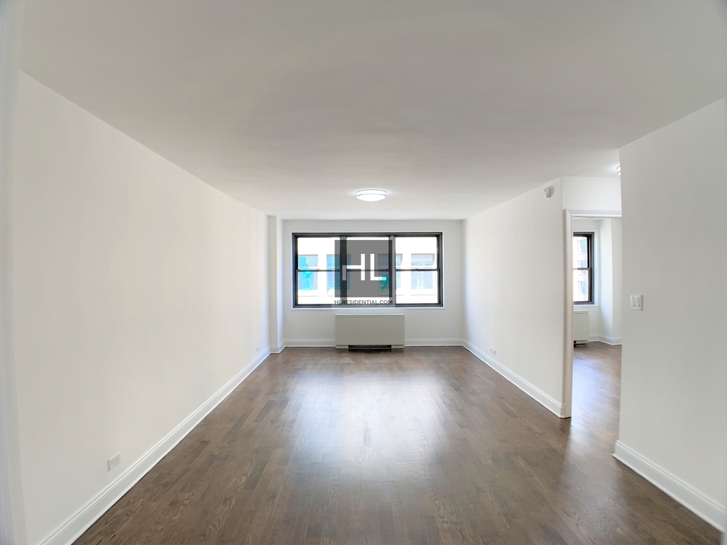 5 Avenue - Photo 1
