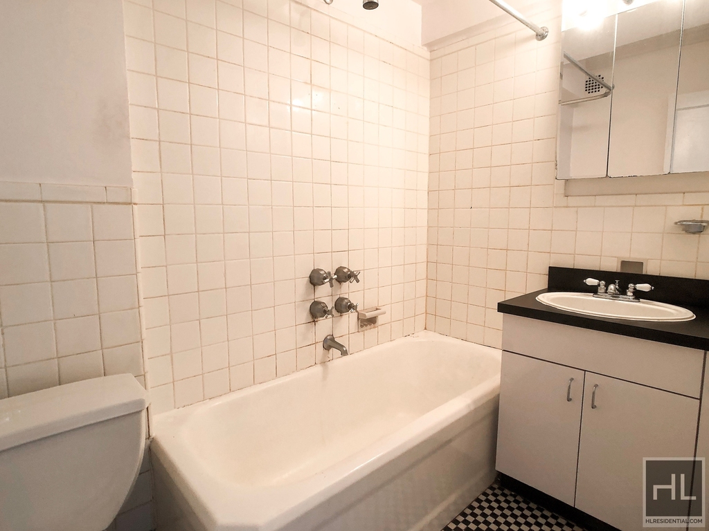 East 38 Street - Photo 3