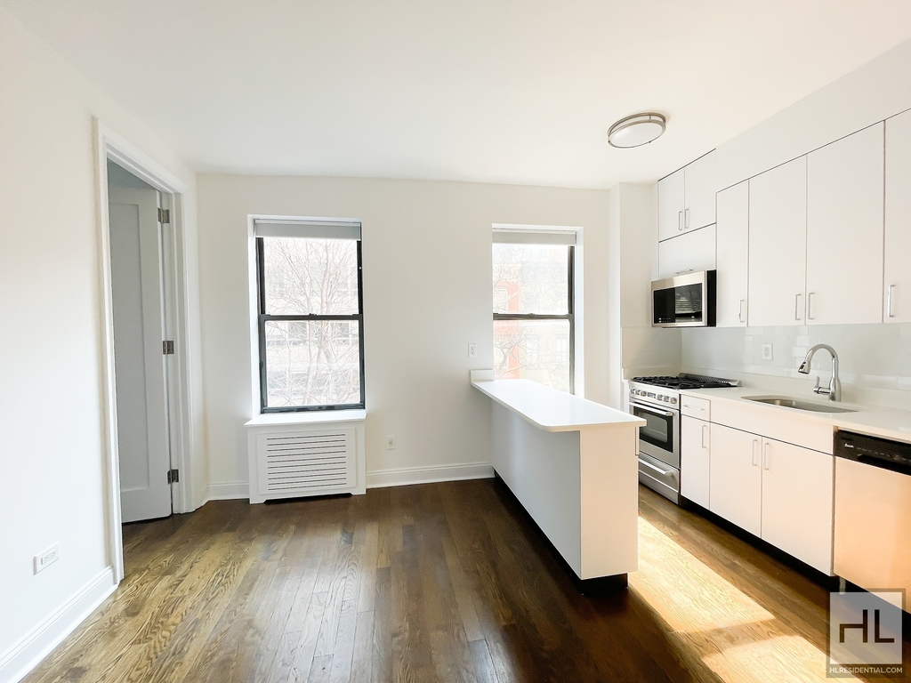 West 12 Street - Photo 0