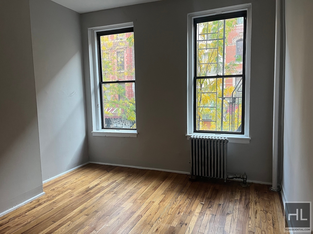 East 4 Street - Photo 2