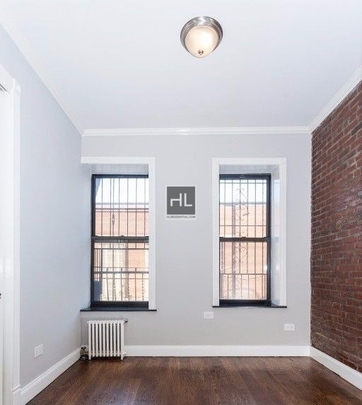 Avenue B - Photo 1
