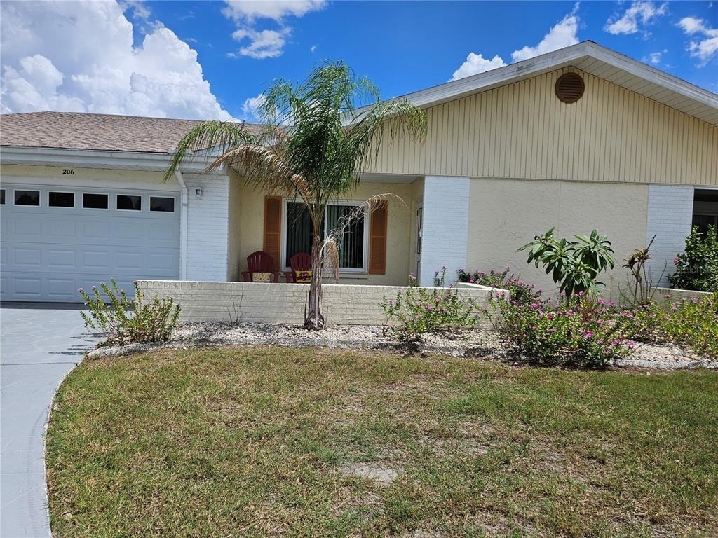 206 Sola Lane - Photo 0