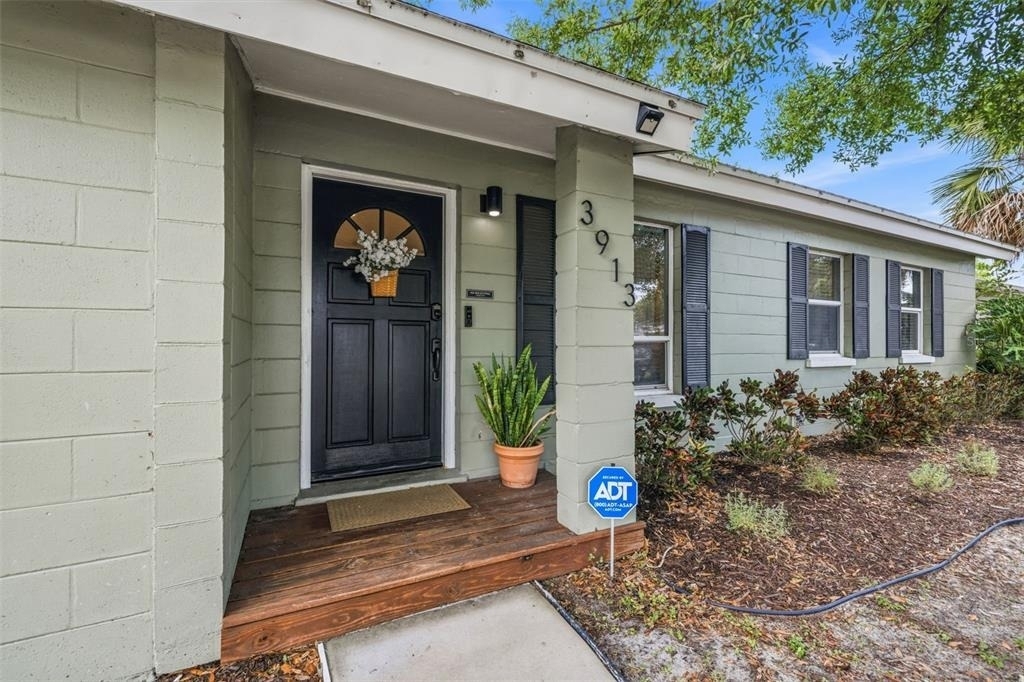 3913 W Wallace Avenue - Photo 2