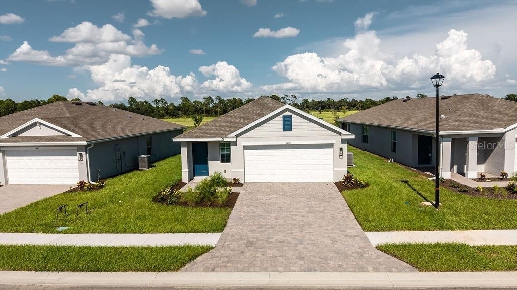 1469 Harmon Dr - Photo 2