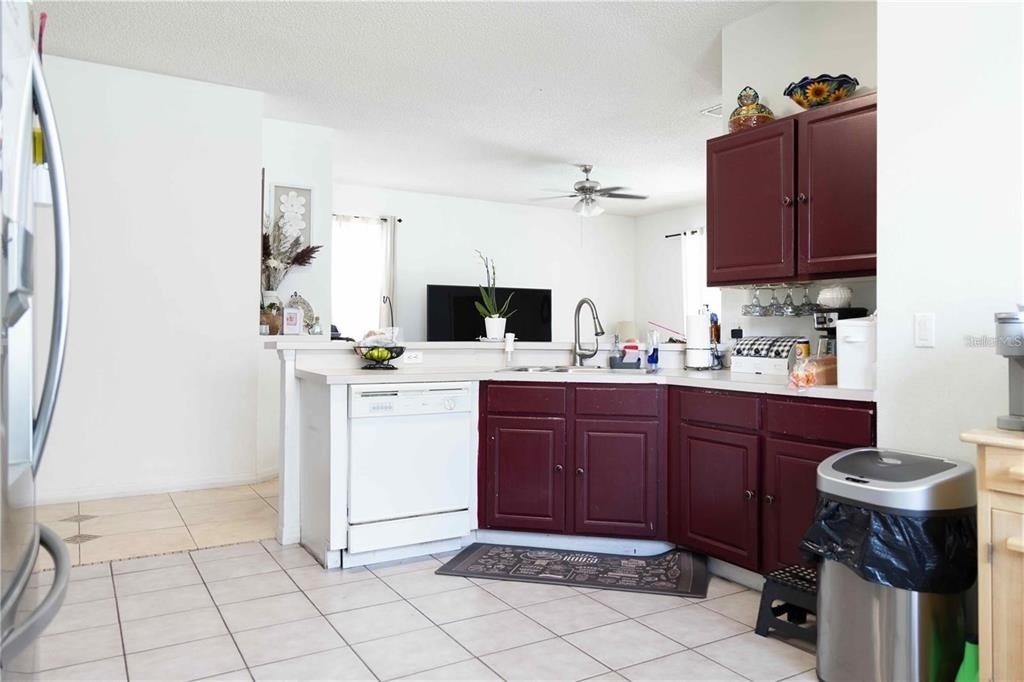 4940 Bellthorn Drive - Photo 4