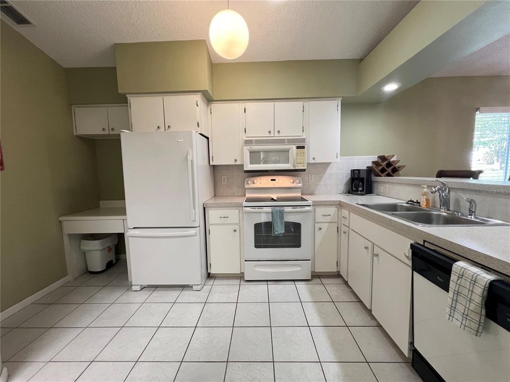 1918 Nw 50th Circle - Photo 4